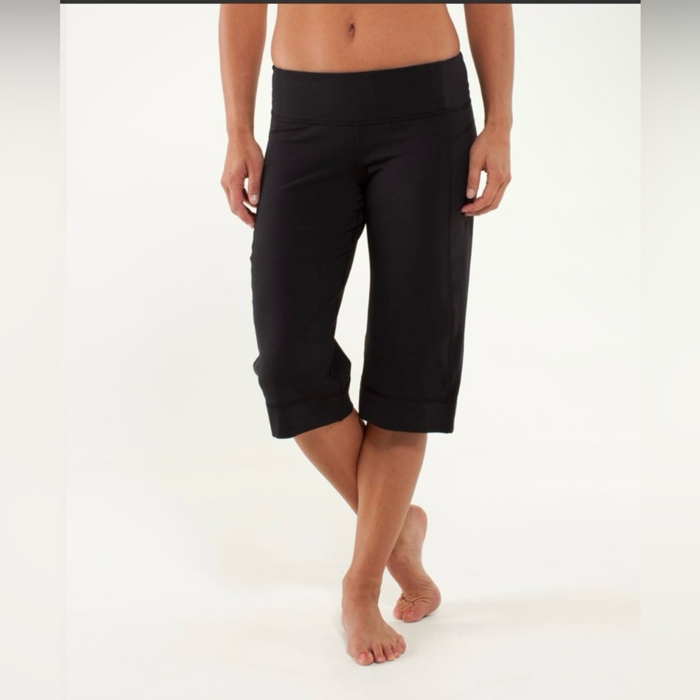 Lululemon Clam Digger II Size 12 Like New